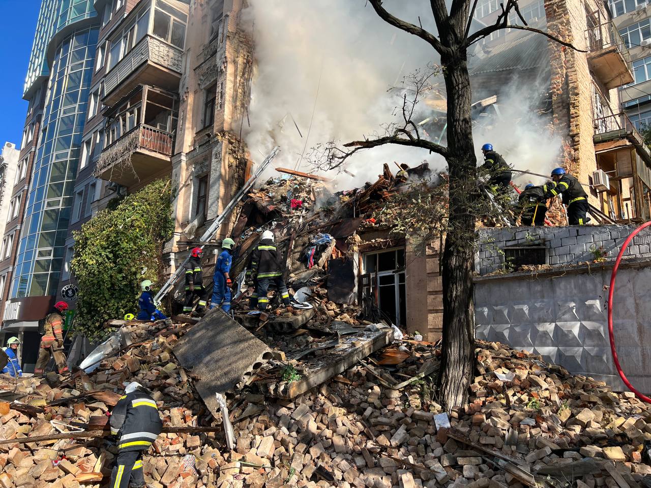 October 17, 2022. A residential building in the center of Kyiv
